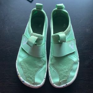Mint One Earth Vivobarefoot kids size 30k